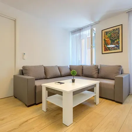 Apartment Tale - Brand New Apartment In Pula'S Old Town, With Free Netflix And Wi-Fi Exterior photo