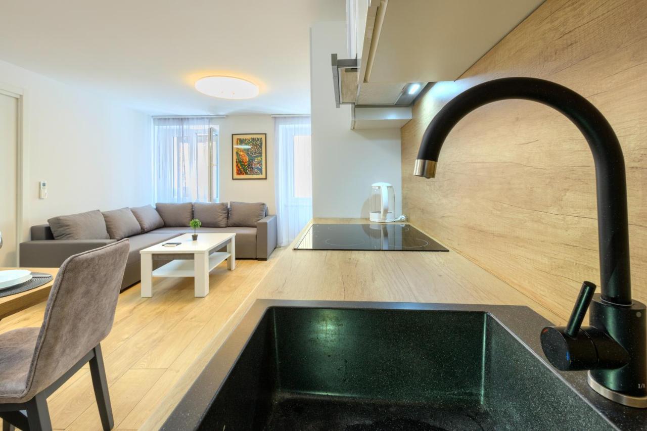 Tale - Brand New In Pula's Old Town, With Free Netflix And Wi-fi Apartment *