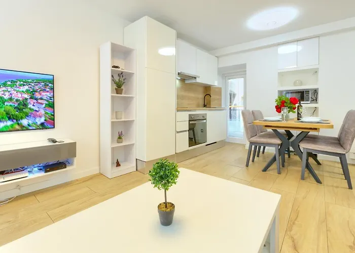 Apartment Tale - Brand New Apartment In Pula\'S Old Town, With Free Netflix And Wi-Fi