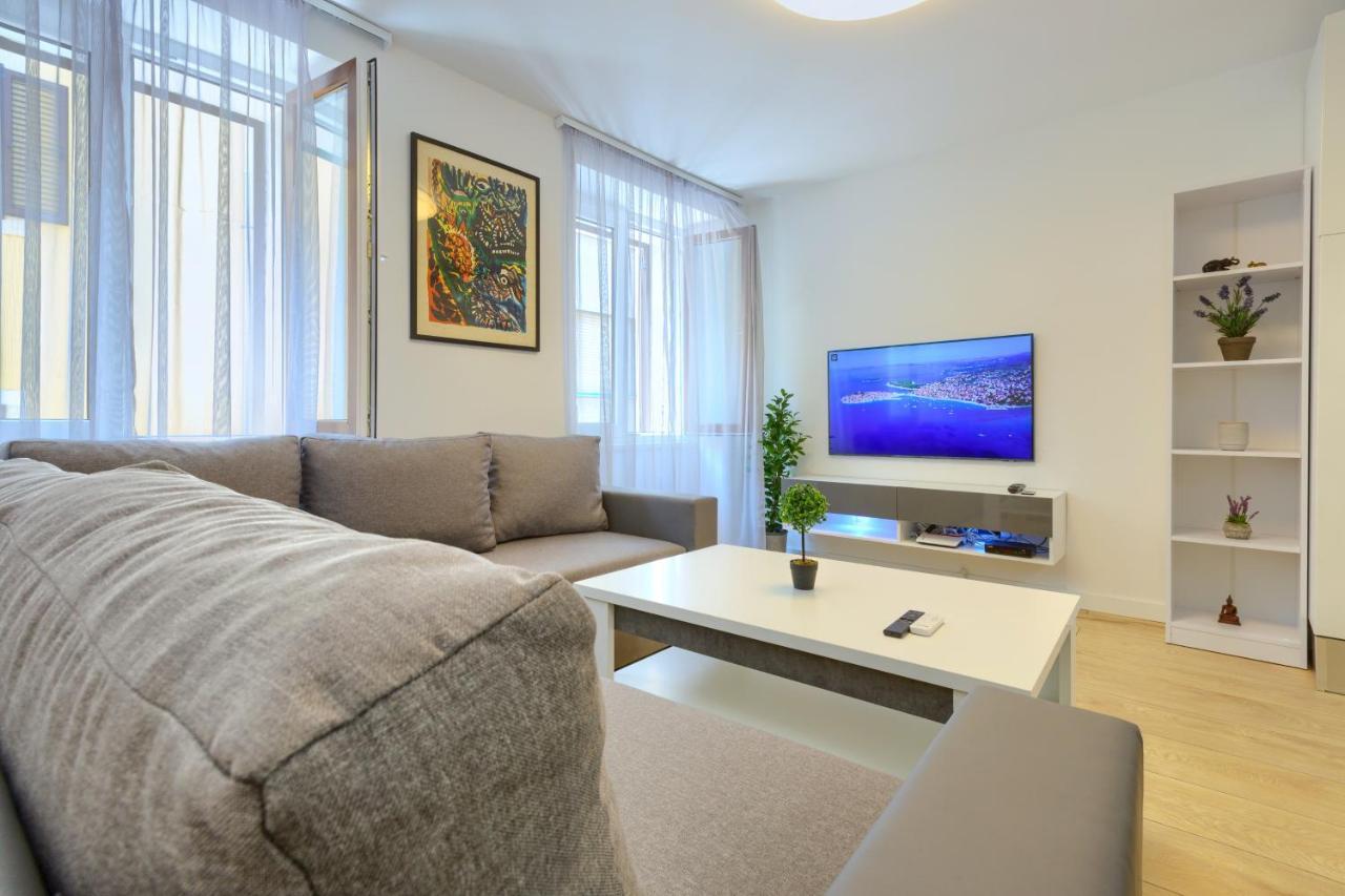 Tale - Brand New In Pula's Old Town, With Free Netflix And Wi-fi Apartment Pula