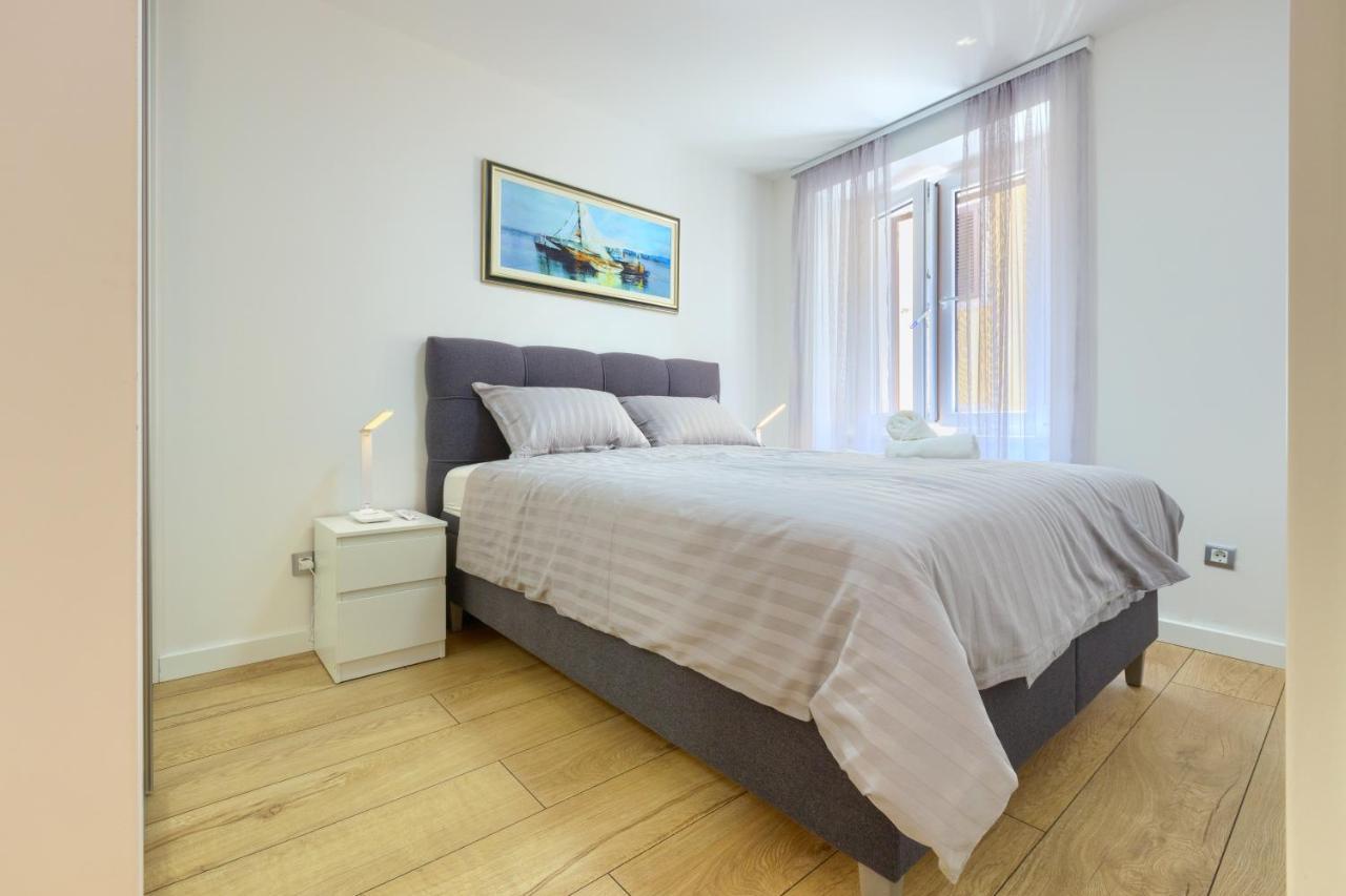 Tale - Brand New In Pula's Old Town, With Free Netflix And Wi-fi Apartment