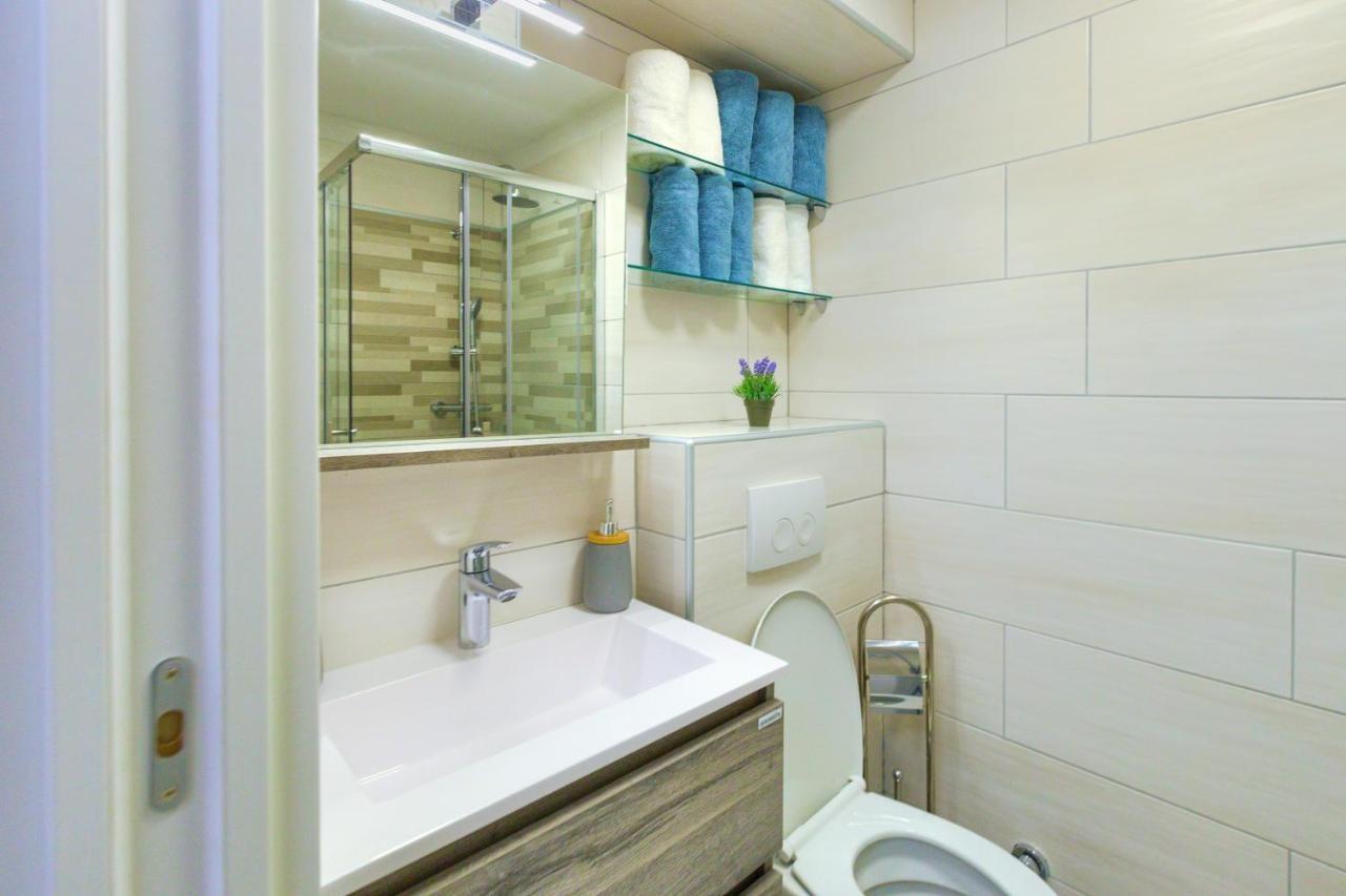 Apartment Tale - Brand New In Pula's Old Town, With Free Netflix And Wi-fi