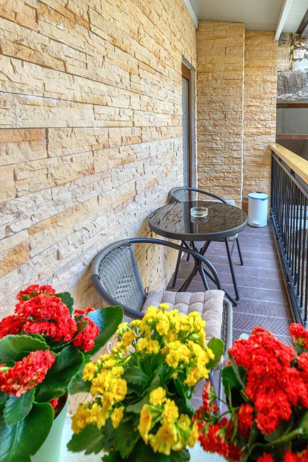 Tale - Brand New In Pula's Old Town, With Free Netflix And Wi-fi Apartment *