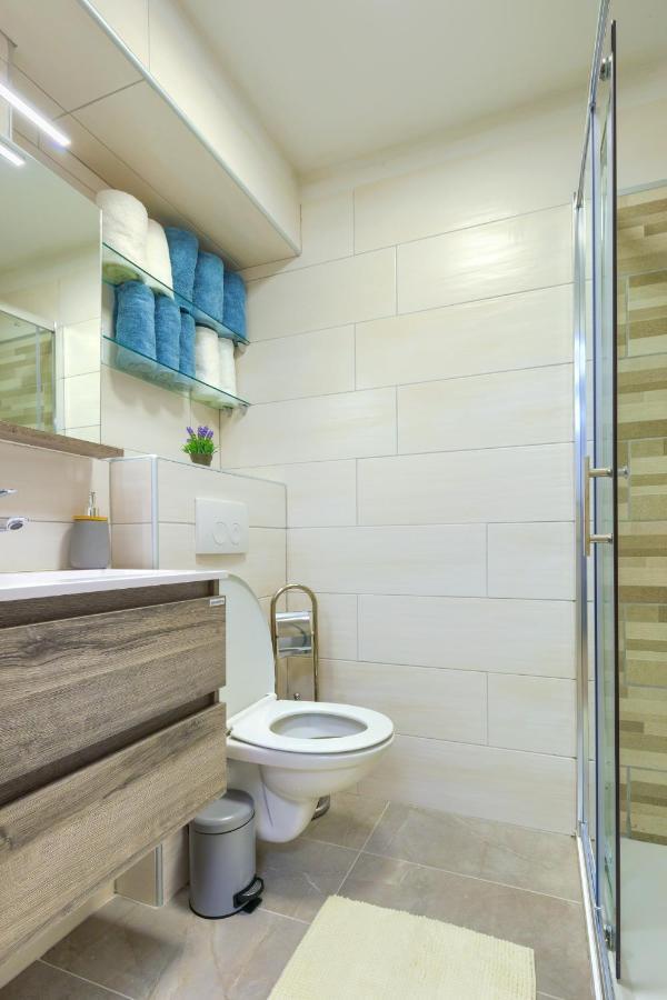 Tale - Brand New In Pula's Old Town, With Free Netflix And Wi-fi *
